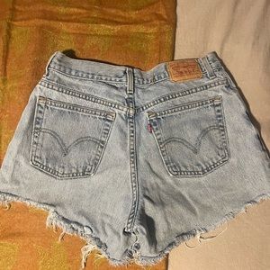 LEVI: Denim Shorts